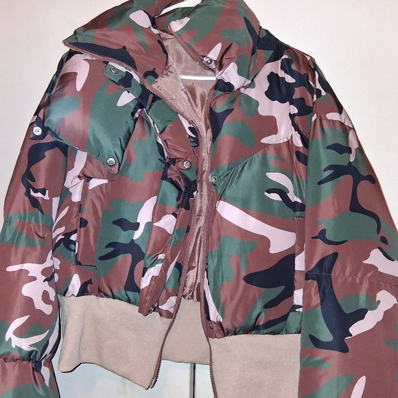 Jackets & Blazers - Camouflage Puffer Jacket NWOT